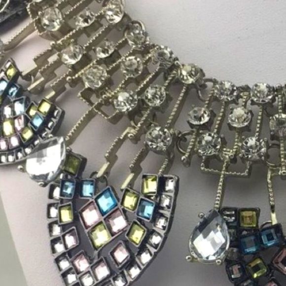 “BOHEMIAN NIGHTS” Crystal Rhinestone Statement Necklace - Picture 7 of 15